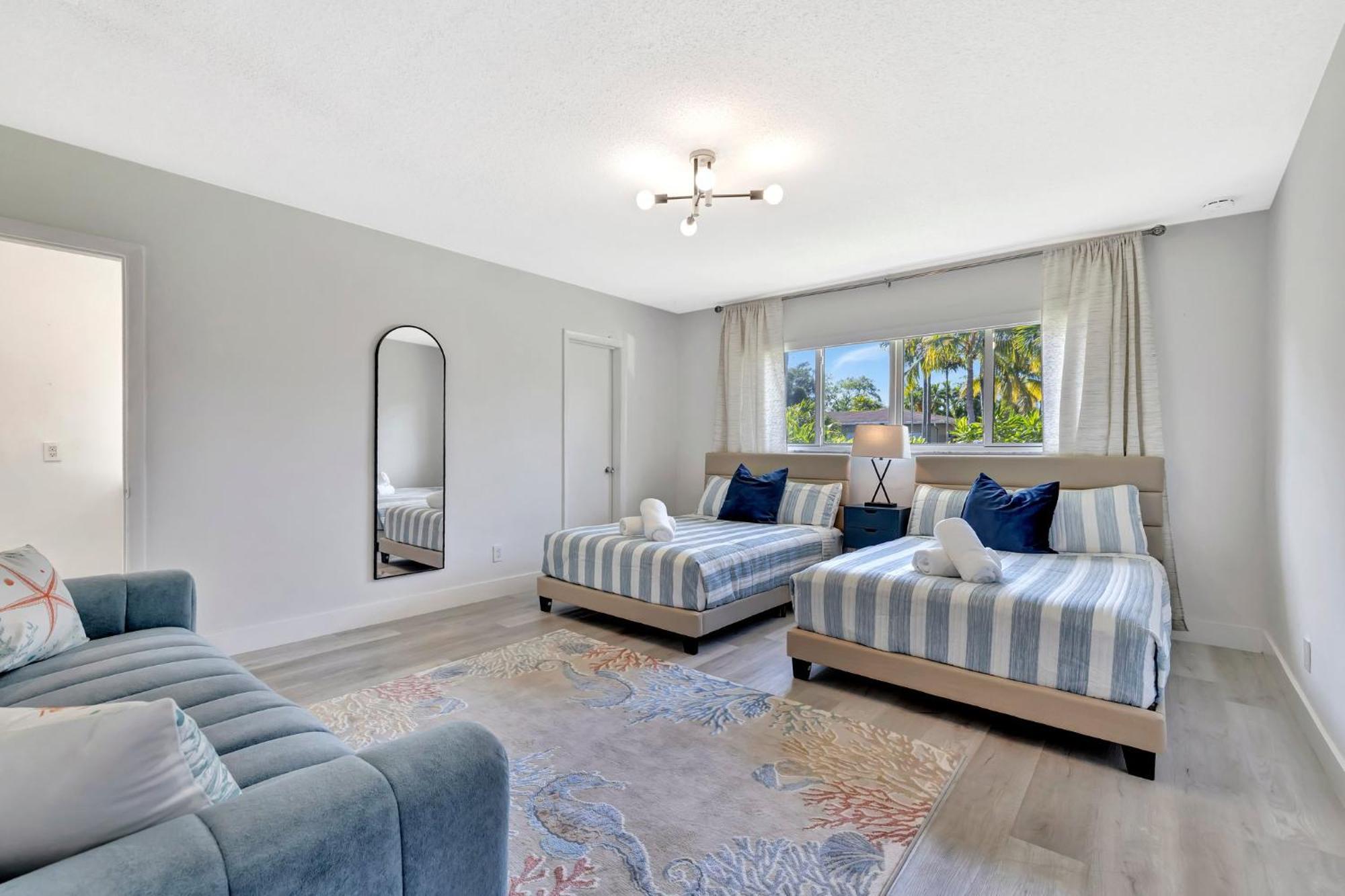 3bd Ft Lauderdale Xl Pool, Unique Playground, Bbq, Beach, Family Memories Holiday home