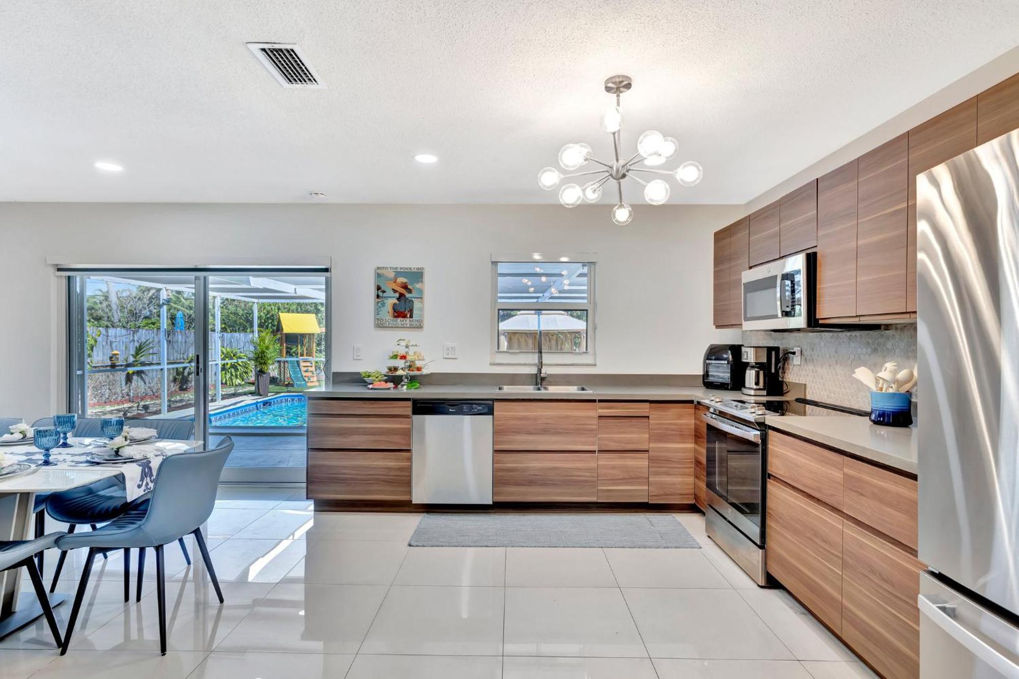 3bd Ft Lauderdale Xl Pool, Unique Playground, Bbq, Beach, Family Memories