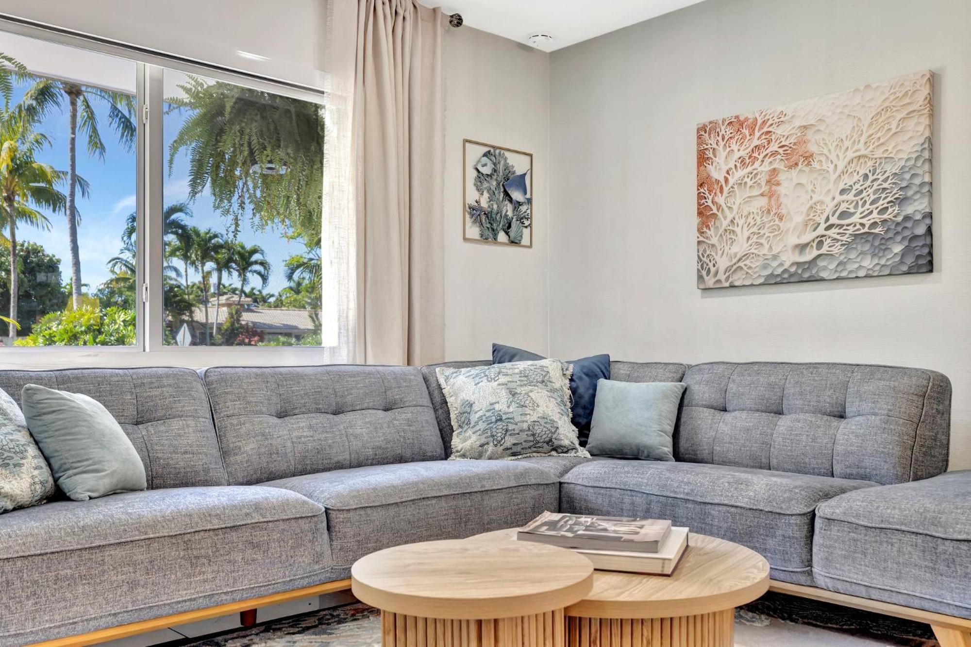 Holiday home 3bd Ft Lauderdale Xl Pool, Unique Playground, Bbq, Beach, Family Memories Fort Lauderdale