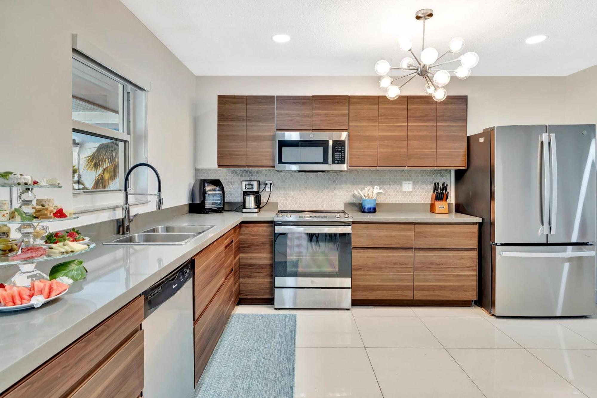 3bd Ft Lauderdale Xl Pool, Unique Playground, Bbq, Beach, Family Memories Holiday home *