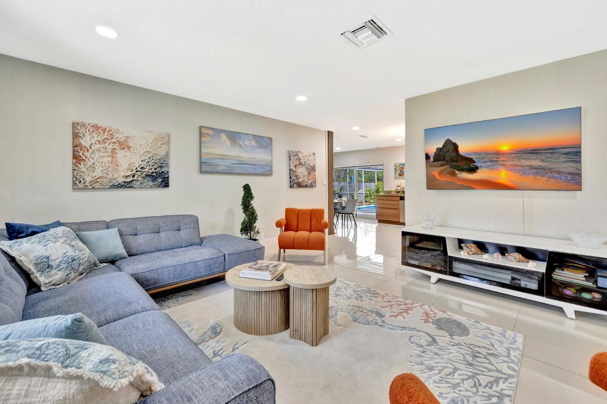 Holiday home 3bd Ft Lauderdale Xl Pool, Unique Playground, Bbq, Beach, Family Memories