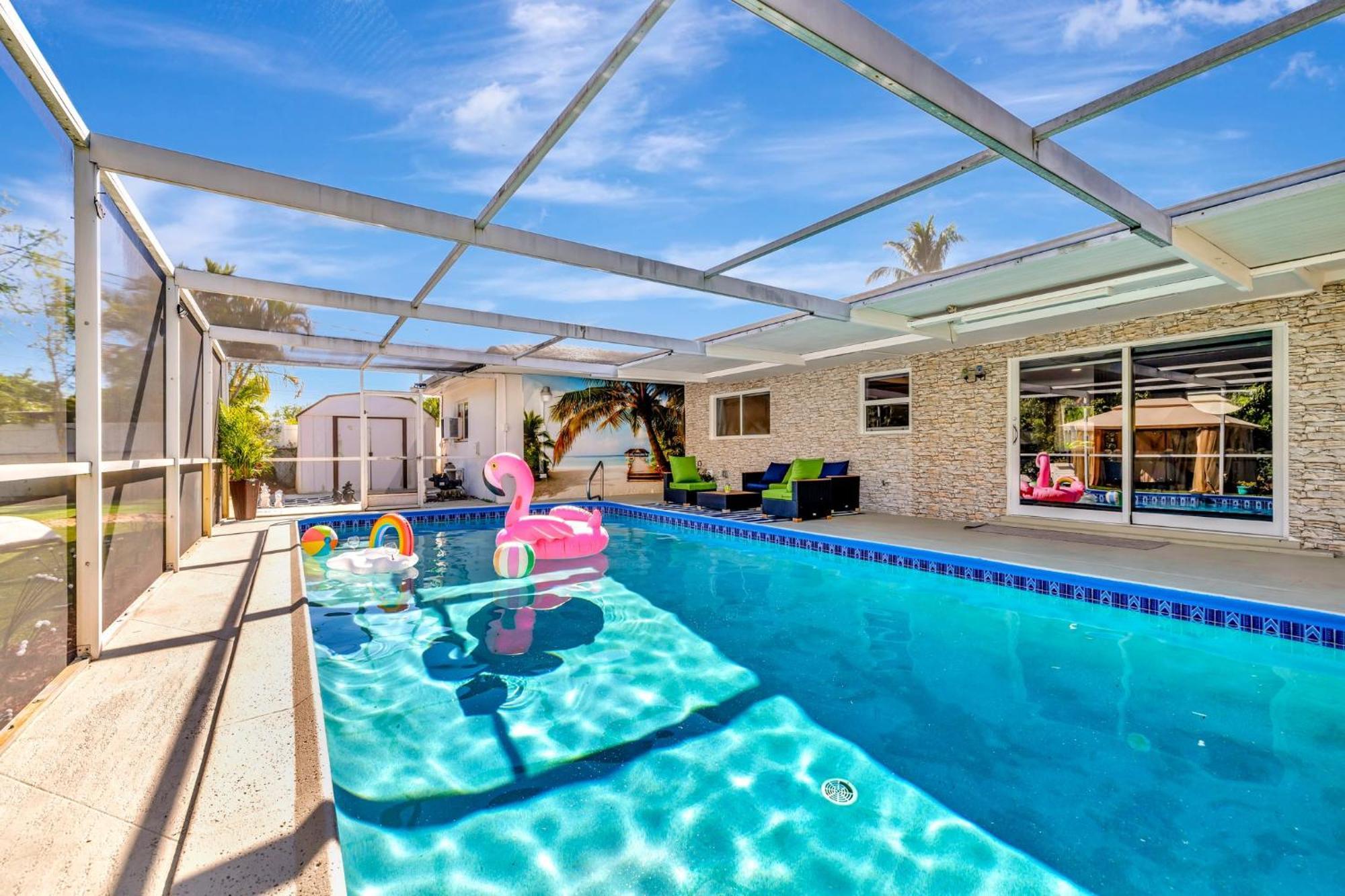 3bd Ft Lauderdale Xl Pool, Unique Playground, Bbq, Beach, Family Memories Holiday home *