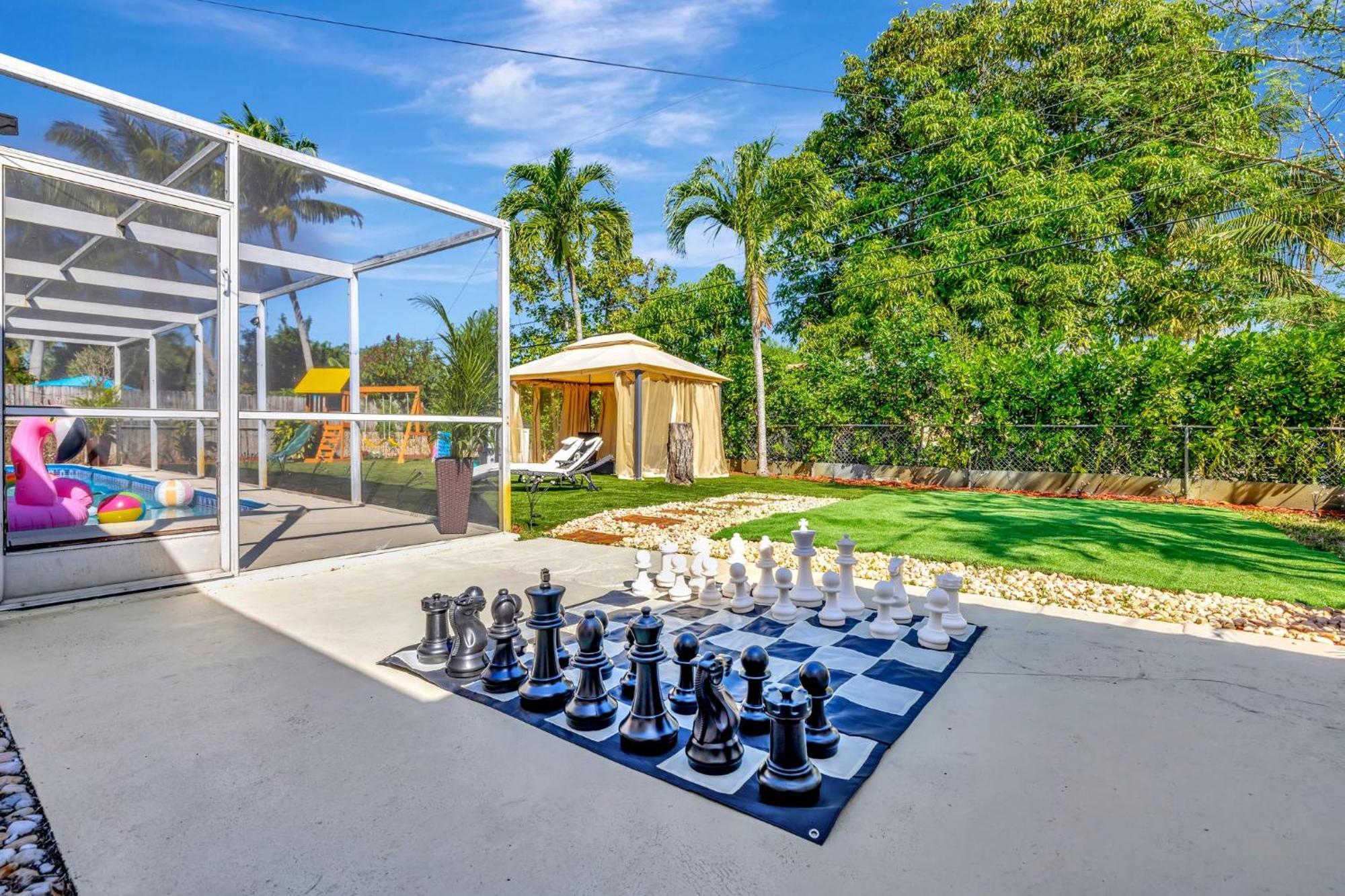 3bd Ft Lauderdale Xl Pool, Unique Playground, Bbq, Beach, Family Memories Holiday home Fort Lauderdale