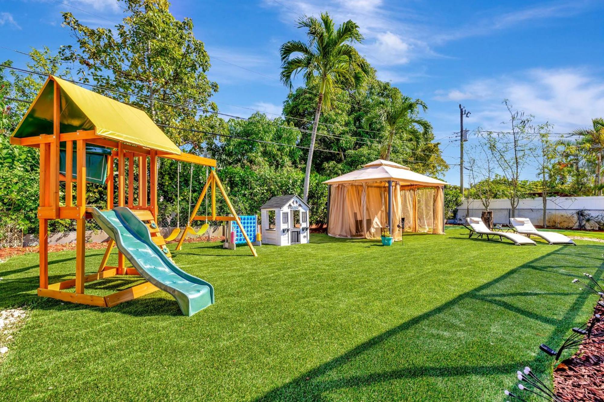 3bd Ft Lauderdale Xl Pool, Unique Playground, Bbq, Beach, Family Memories Holiday home *