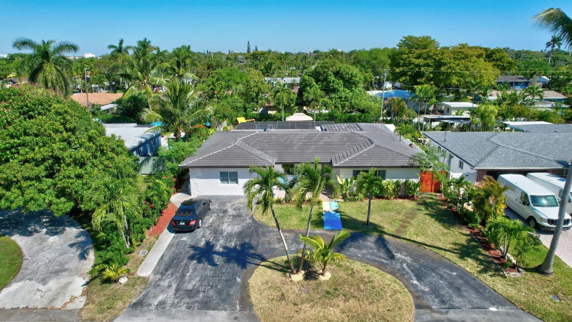 3bd Ft Lauderdale Xl Pool, Unique Playground, Bbq, Beach, Family Memories *