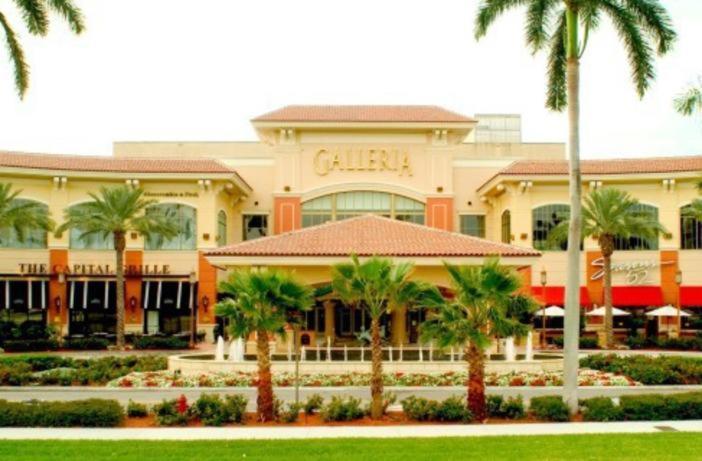 Holiday home 3bd Ft Lauderdale Xl Pool, Unique Playground, Bbq, Beach, Family Memories Fort Lauderdale