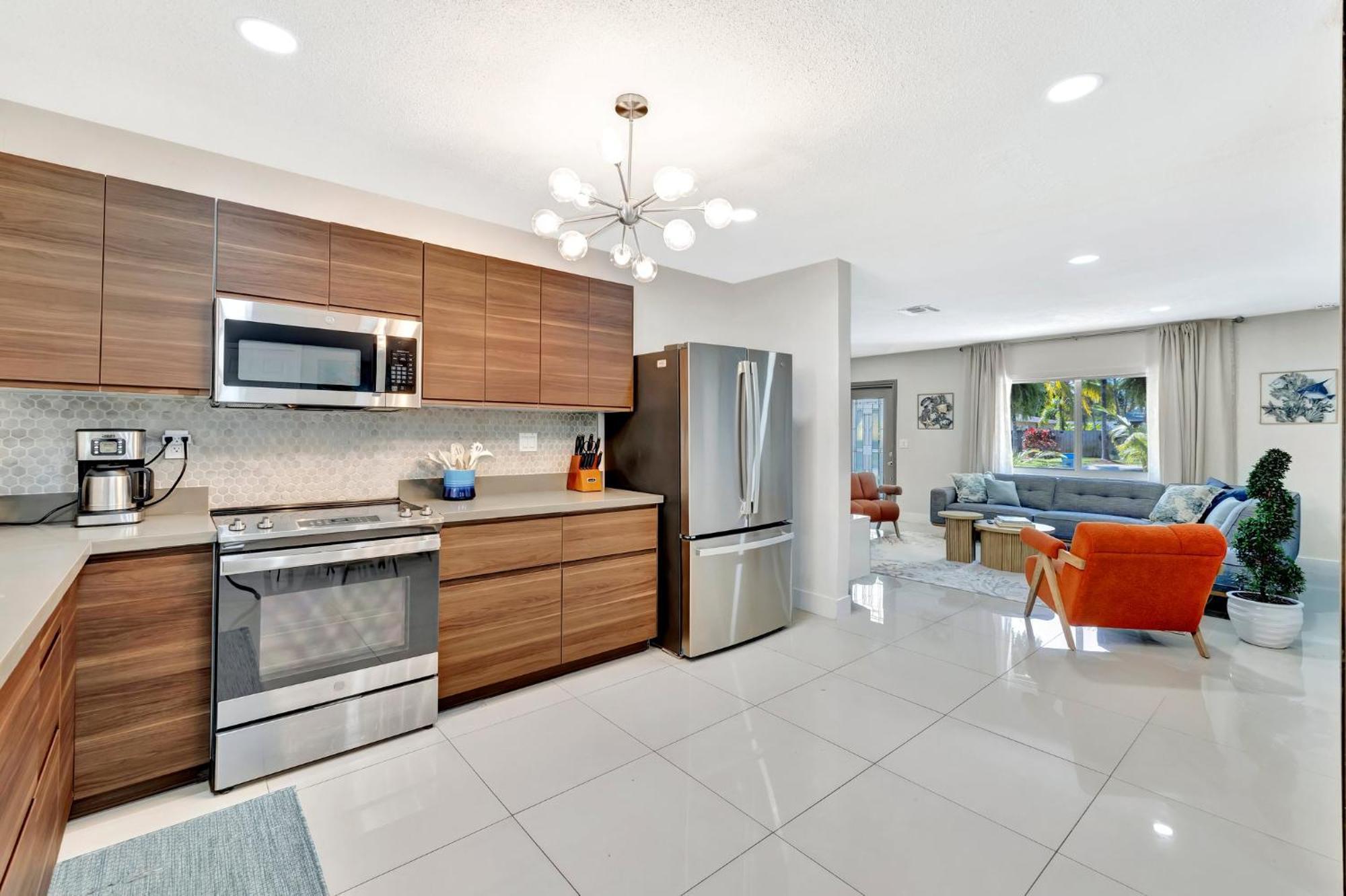 3bd Ft Lauderdale Xl Pool, Unique Playground, Bbq, Beach, Family Memories Holiday home *
